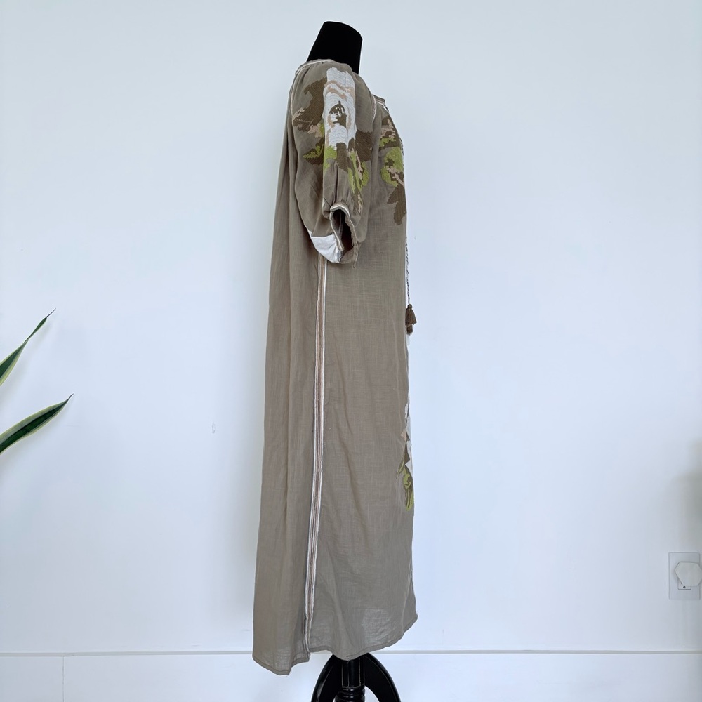 Embroidered Linen Maxi Dress. - Picture 5 of 9
